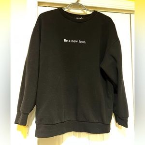 Zara Crewneck Sweatshirt in Medium